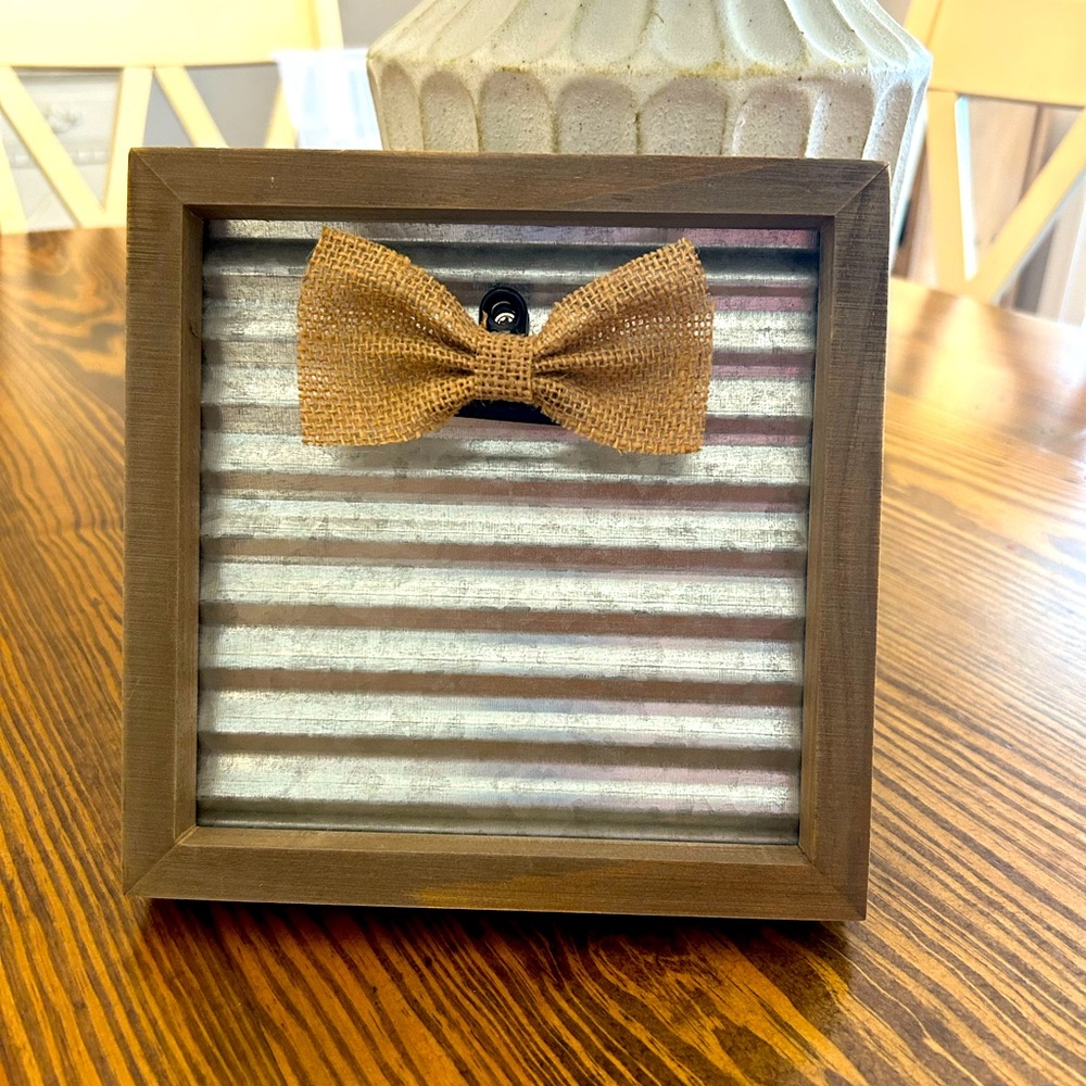 Galvanized Metal Burlap Bow Wooden Frame